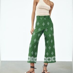 Zara Green and White Patterned Cropped Pants